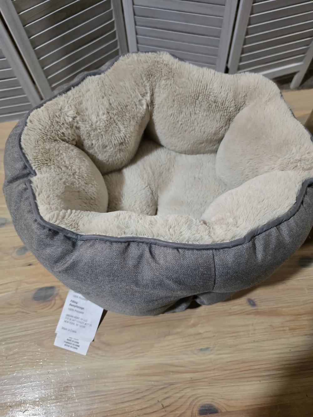 Small Cozy Round Pet Bed in Gray and Cream. Brand New. Never Used.